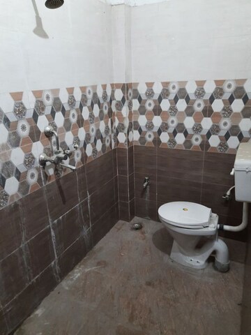 Bathroom in 6 BHK Independent House at Nadesar – for Sale