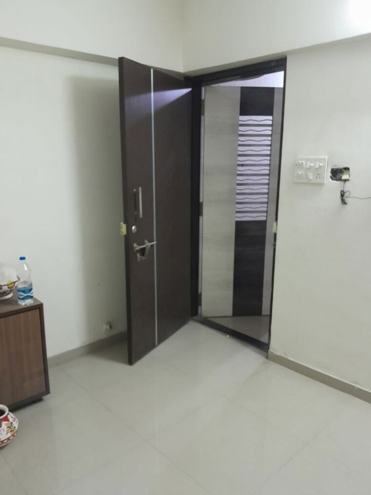 Room, tulsi-building 2 Bedroom 590 Sq.Ft. Apartment In Borivali East Mumbai 9742391