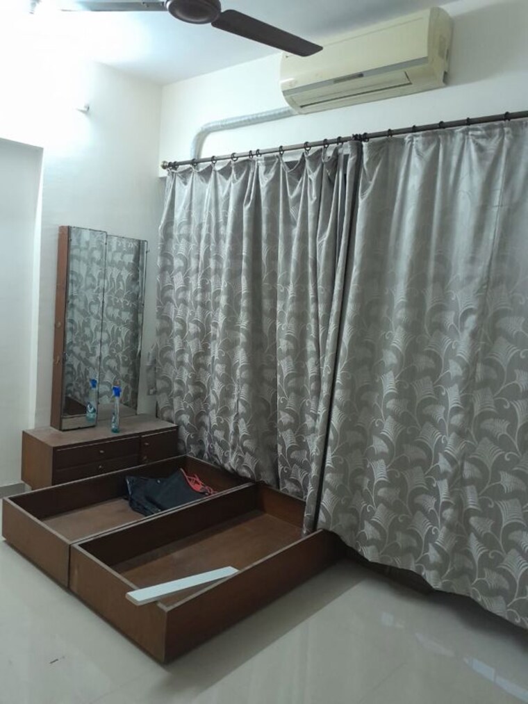 Bedroom, tulsi-building 2 Bedroom 590 Sq.Ft. Apartment In Borivali East Mumbai 9742391