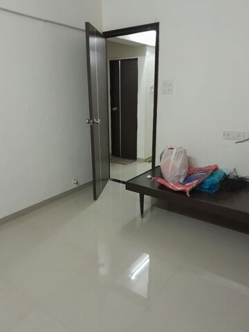 Furnished Amenities in 2 BHK Apartment at Tulsi Building, Borivali East – for Rent