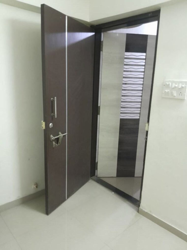 Bathroom, tulsi-building 2 Bedroom 590 Sq.Ft. Apartment In Borivali East Mumbai 9742391