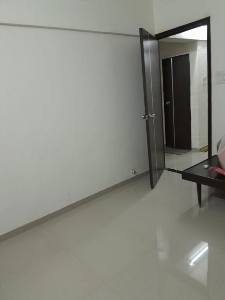 Room, tulsi-building 2 Bedroom 590 Sq.Ft. Apartment In Borivali East Mumbai 9742391