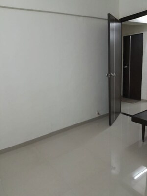 2 BHK Apartment For Rent in Tulsi Building, Borivali East