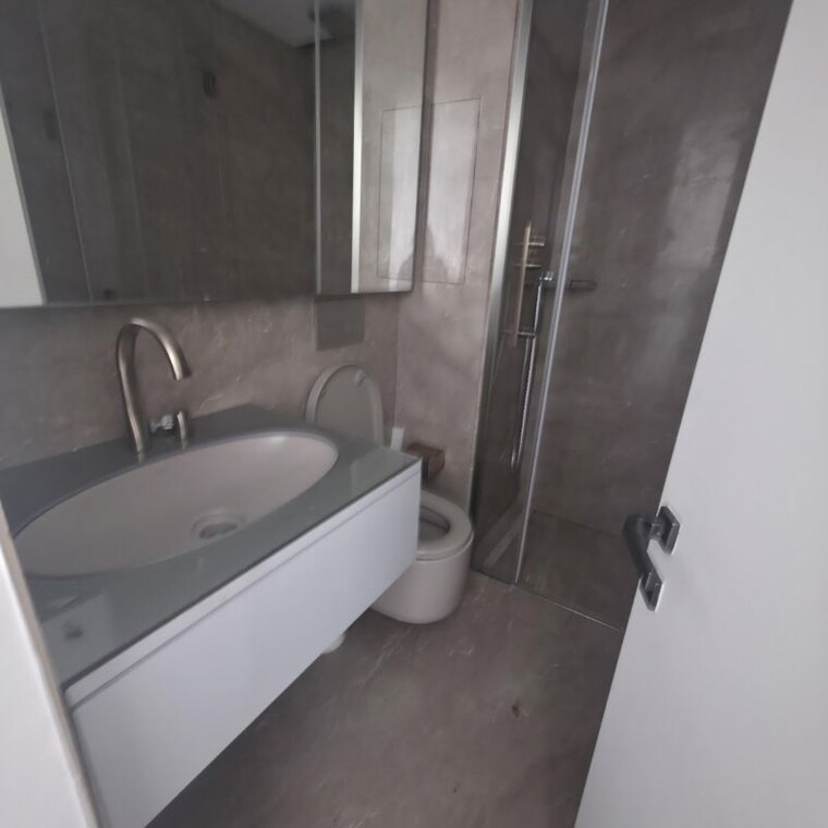 Bathroom, lodha-world-crest 3 Bedroom 1480 Sq.Ft. Apartment In Empire Mill Mumbai 9742406