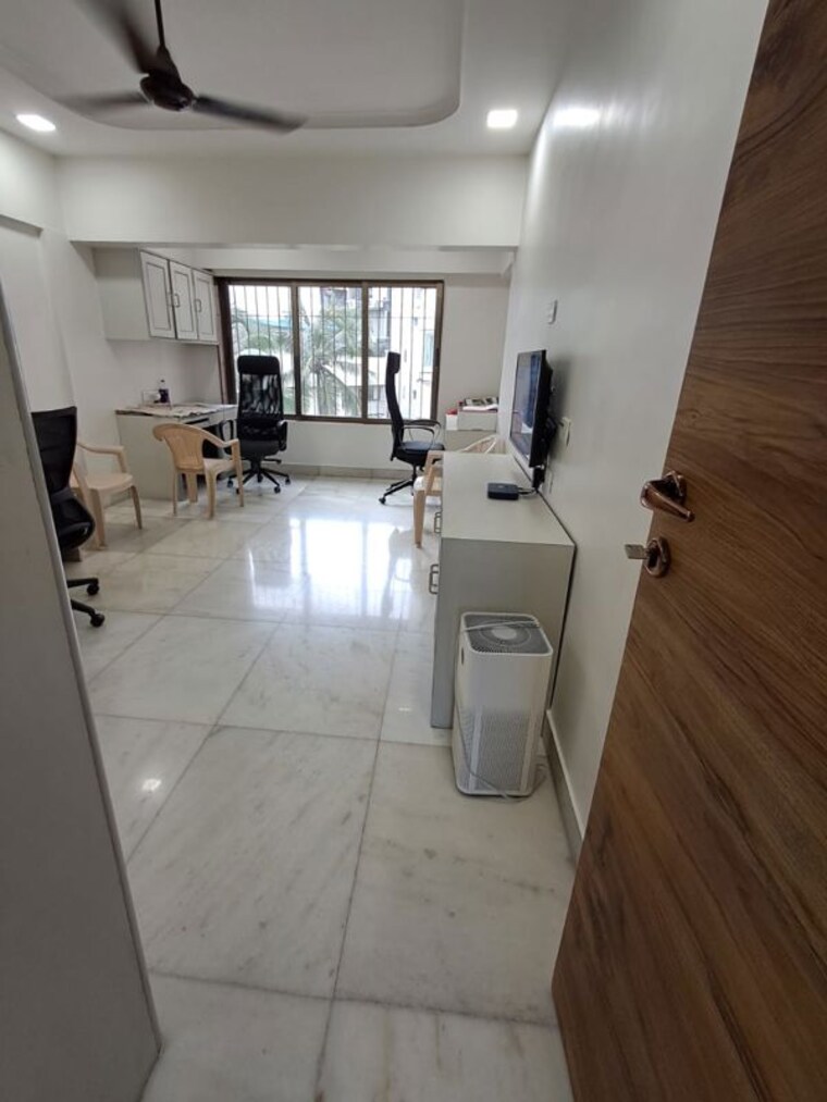 Team Area, sarkar-avenue-apartment 3 Bedroom 1300 Sq.Ft. Apartment In Santacruz West Mumbai 9742401