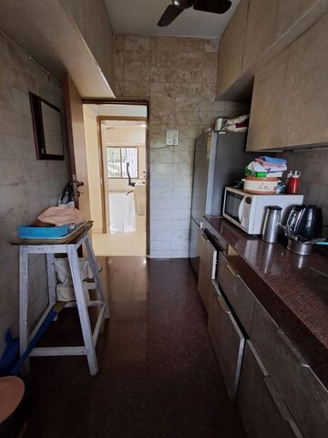 Parking in 3 BHK Apartment at Sarkar Avenue Apartment, Santacruz West – for Rent