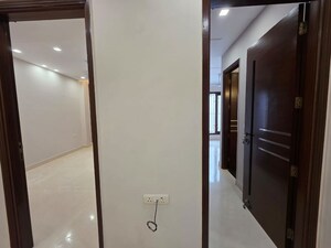 Room in 3 BHK Builder Floor at Defence Colony – for Sale