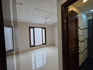 Room in 3 BHK Builder Floor at Defence Colony – for Sale