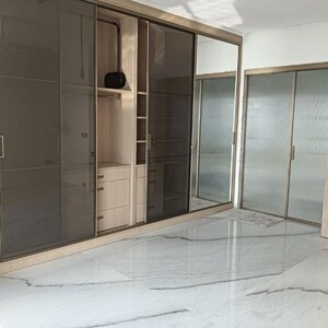 Room in 3 BHK Apartment at Lokhandwala Minerva Mahalaxmi, Arthur rd – for Rent