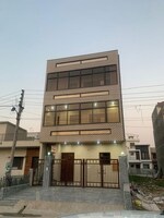 6+ BHK + Servant Room,Extra Room 125 Sq.Yd. Independent House in Sector 77