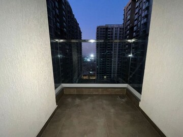 Room in 2 BHK Apartment at Vilas Javdekar Yashwin Enchante, Kharadi – for Rent