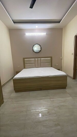 1 RK Builder Floor For Rent in Sector 44