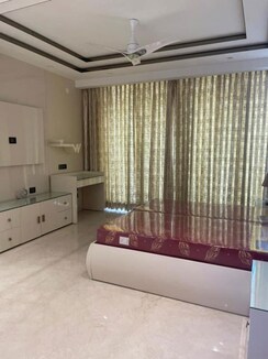 4 BHK + Servant Room Apartment For Sale in Orchid Petals