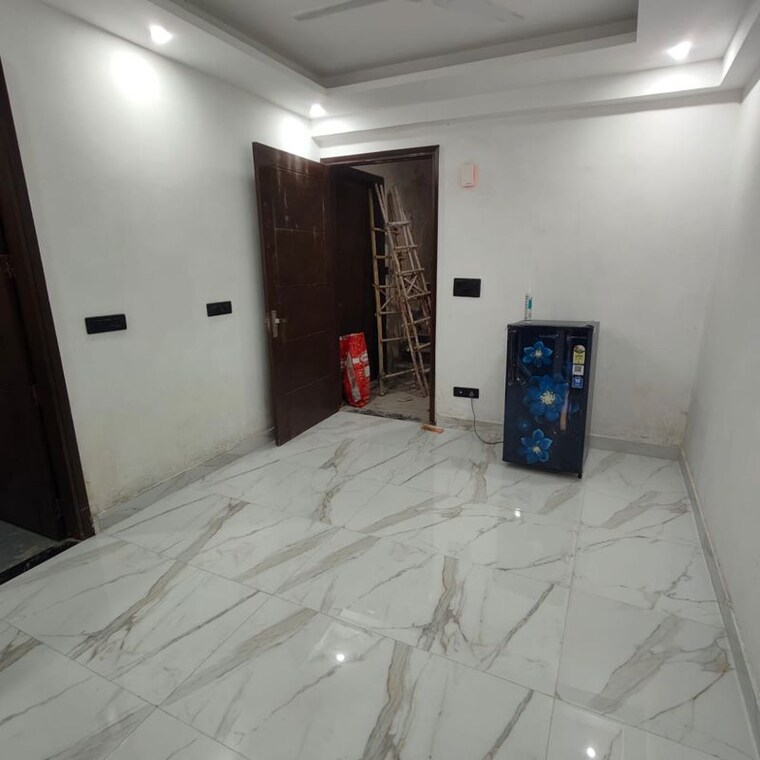  Parking, paryavaran complex 1 Bedroom 100 Sq.Ft. Apartment In Paryavaran Complex Delhi 9742519