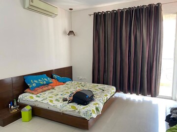Bedroom in 4 BHK Apartment at Orchid Petals, Sector 49 – for Rent