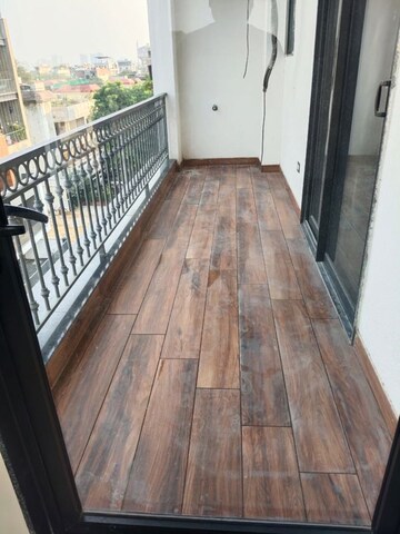 Balcony in 4 BHK Builder Floor at Ardee City, Sector 52 – for Sale