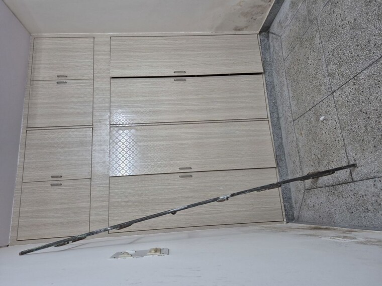 Room, mayur vihar 2.5 Bedroom 750 Sq.Ft. Builder Floor In Mayur Vihar Delhi 9742569