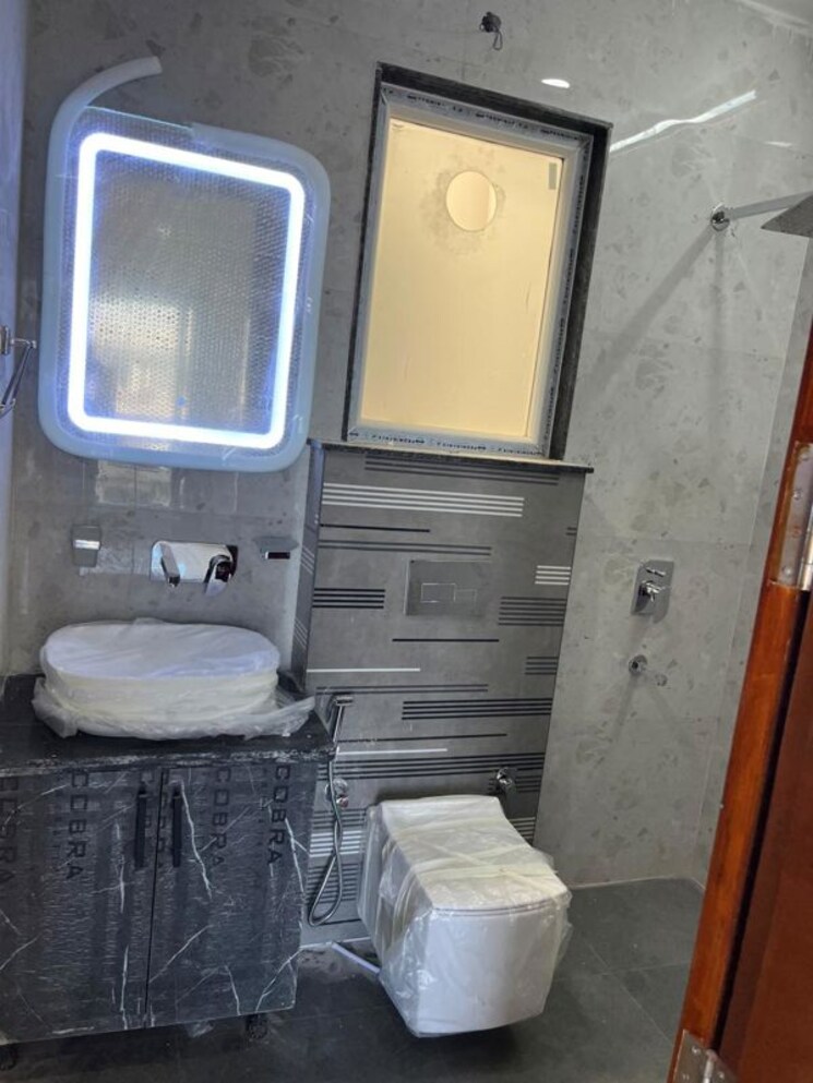 Bathroom, ardee-city 3 Bedroom 200 Sq.Yd. Builder Floor In Sector 52 Gurgaon 9742578