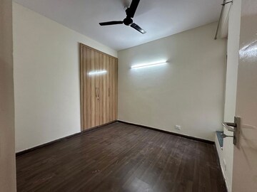Room in 3.5 BHK Apartment at BPTP Park Elite Premium, Sector 84 – for Rent