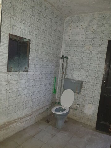 Bathroom in 1 RK Independent House at Sector 16 A – for Rent