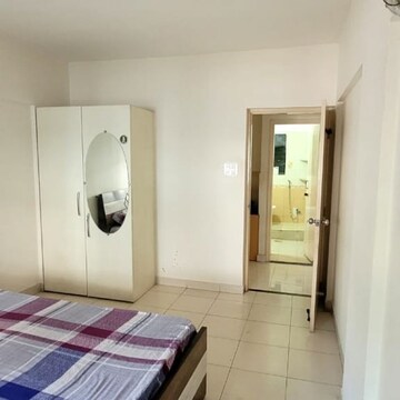 Room in 3 BHK Apartment at A.V.Bhat Oakwoods Apartment, Viman Nagar – for Rent