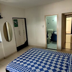 Bedroom in 3 BHK Apartment at A.V.Bhat Oakwoods Apartment, Viman Nagar – for Rent