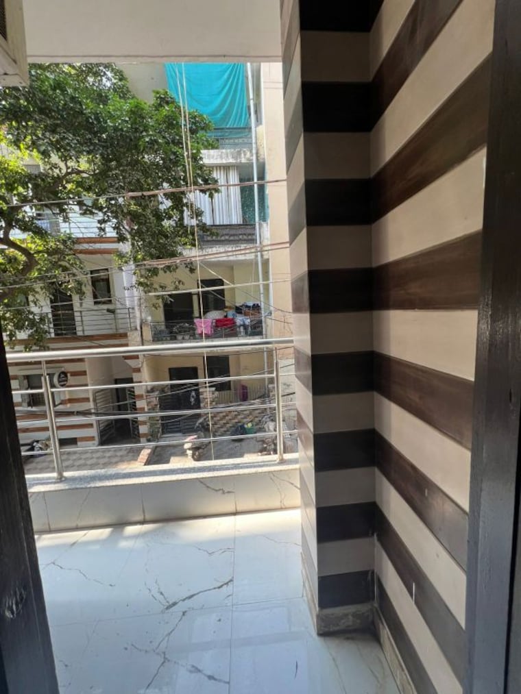 Balcony, dlf-city-phase-iv 1 RK 400 Sq.Ft. Builder Floor In Dlf Phase iv Gurgaon 9742629