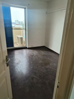 Room in 4 BHK Apartment at Omaxe The Nile, Sector 49 – for Rent