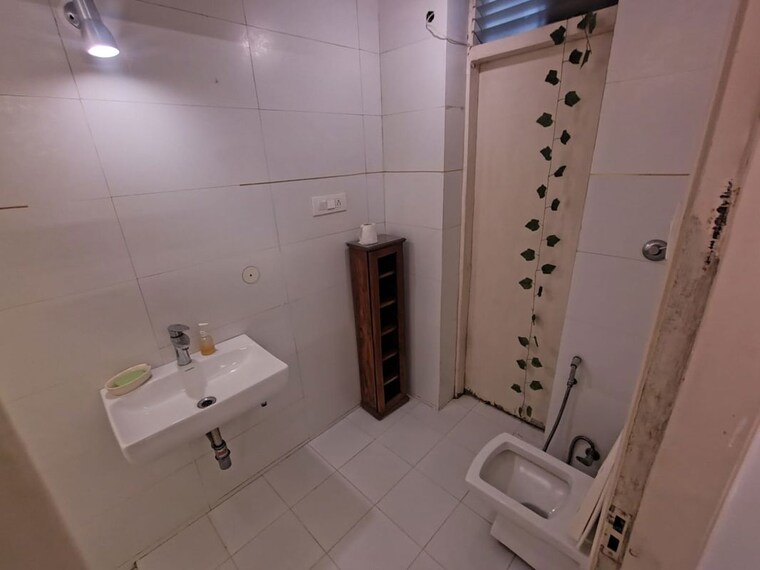 Bathroom, bharat-residency-gurgaon 3 Bedroom 1450 Sq.Ft. Builder Floor In Sector 15 Gurgaon 9742637