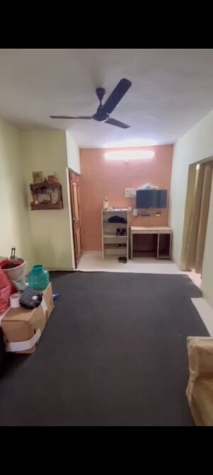 Furnished Amenities in 1 BHK Apartment at Vakola – for Rent