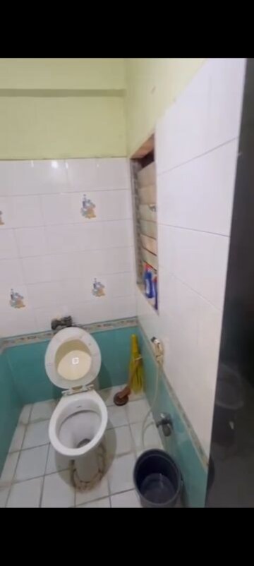 Bathroom in 1 BHK Apartment at Vakola – for Rent