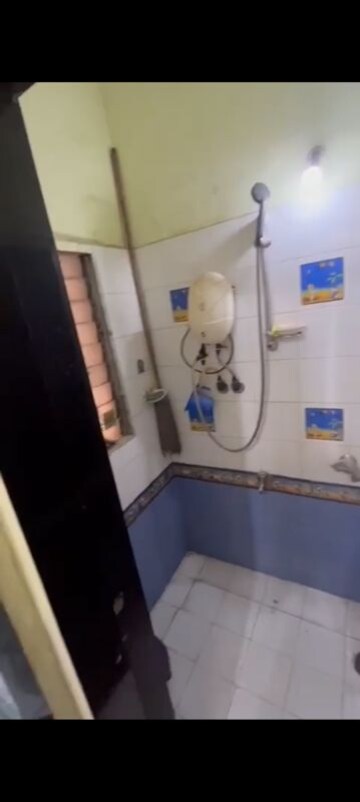 Bathroom in 1 BHK Apartment at Vakola – for Rent