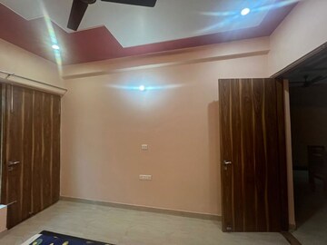 Room in 2 BHK Apartment at Hewo Apartment, Sector 15 – for Rent