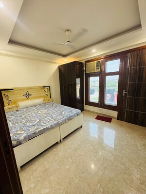 Bedroom in 2 BHK Builder Floor at DLF City Phase IV, Dlf Phase iv – for Rent