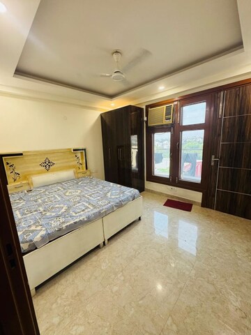 Bedroom in 2 BHK Builder Floor at DLF City Phase IV, Dlf Phase iv – for Rent