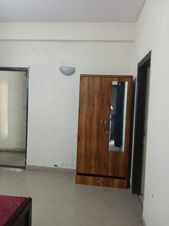 2 BHK + Pooja Room 180 Sq.Yd. Builder Floor in Unitech South City II