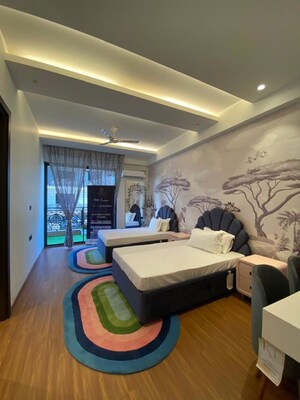 Master Bedroom in 5 BHK Villa at DLF Atria, Dlf Phase ii – for Sale