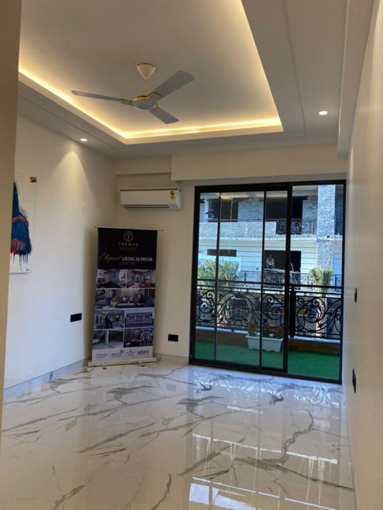 Room, dlf-atria 5 Bedroom 2700 Sq.Ft. Villa In Dlf Phase ii Gurgaon 9742692