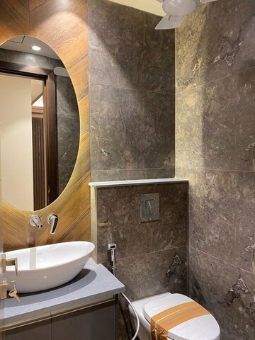 Furnished Amenities in 6 BHK Villa at DLF The Icon, Dlf Phase V – for Sale