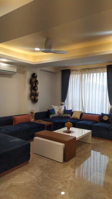 Living Room in 6 BHK Villa at DLF The Icon, Dlf Phase V – for Sale