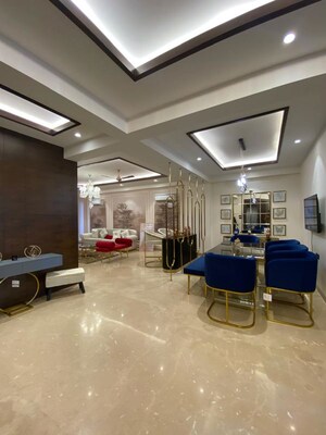 Parking in 6 BHK Villa at DLF The Icon, Dlf Phase V – for Sale