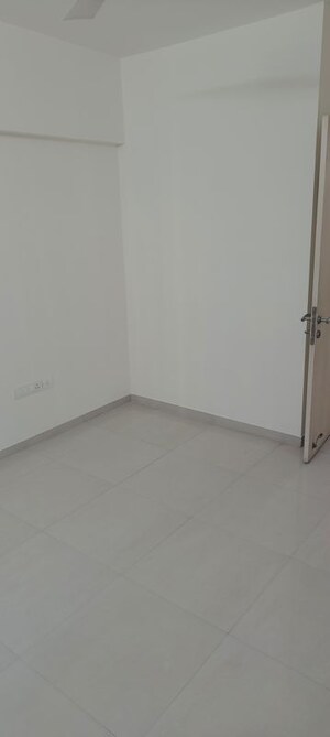 Room in 2 BHK Apartment at Kool Homes Solitaire I, Kondhwa – for Sale