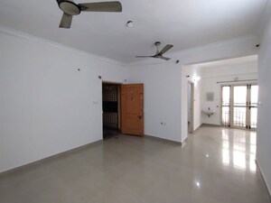Room in 2 BHK Apartment at Prime Lavender Apartment, Marathahalli – for Rent
