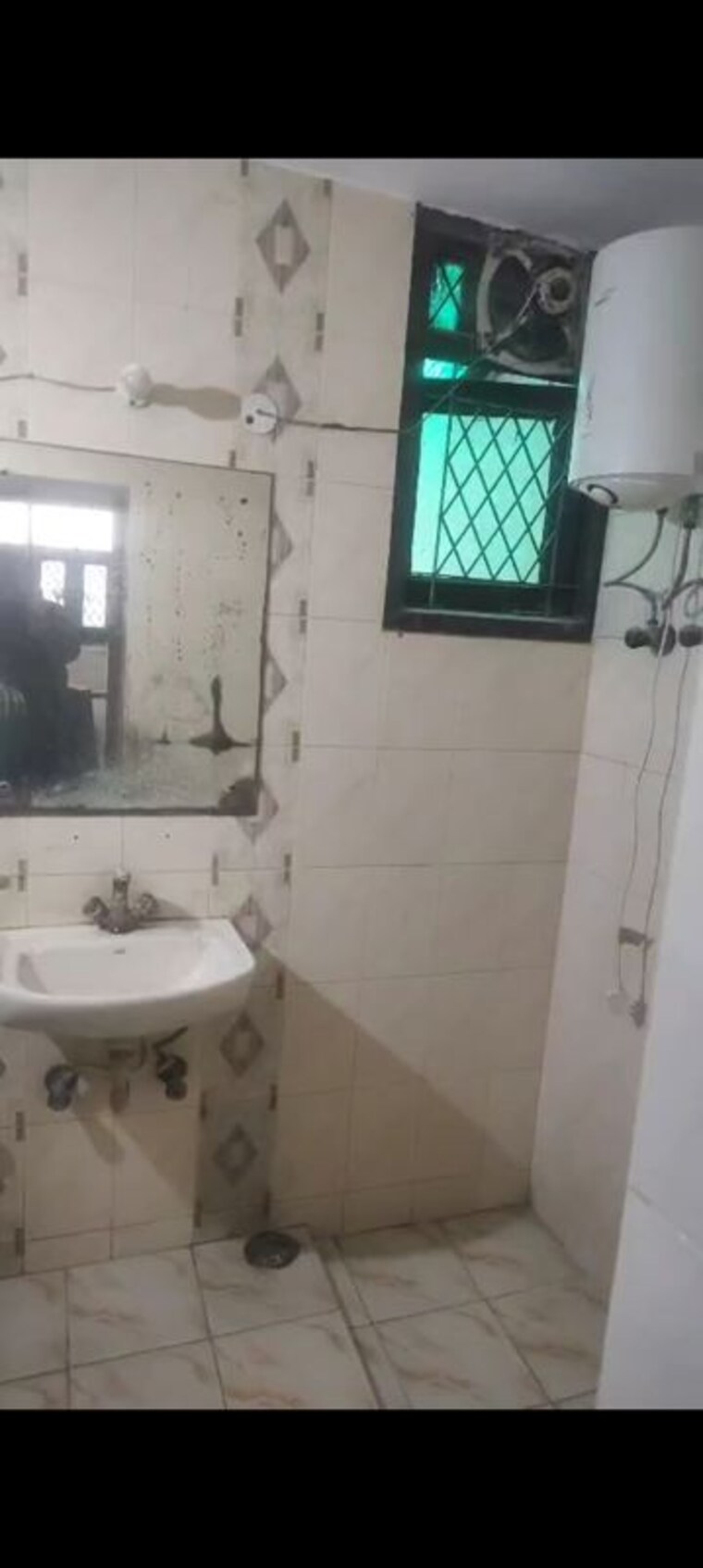 Bathroom, sector 36 2 Bedroom 162 Sq.Mt. Independent House In Sector 36 Noida 9742737