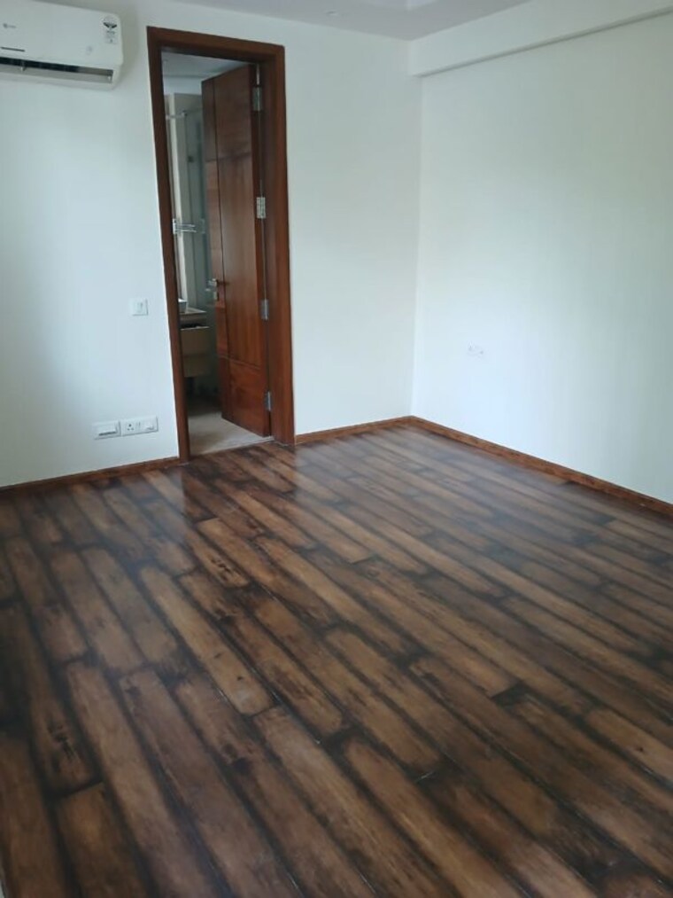 Room, greater kailash i 3 Bedroom 220 Sq.Yd. Builder Floor In Greater Kailash I Delhi 9742742