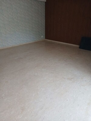 Room in 3 BHK Builder Floor at Greater Kailash I – for Rent