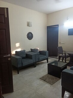 2 BHK + Pooja Room Builder Floor For Rent in Unitech South City II