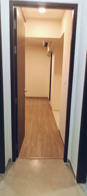 2 BHK Apartment For Rent in Indiabulls One Indiabulls, Pokhran Road No Two