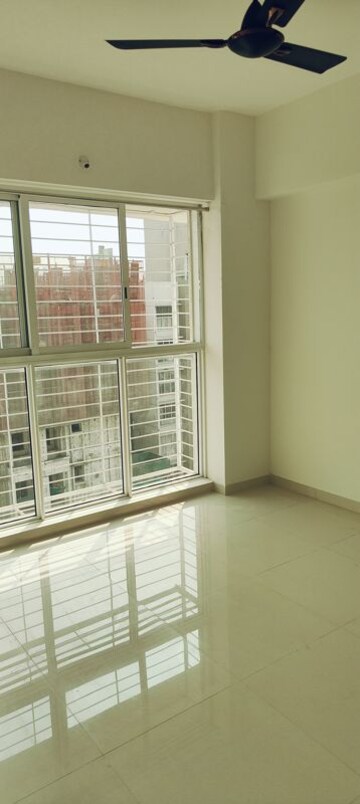 Bedroom in 3 BHK Apartment at Lodha Amara, Kolshet Road – for Rent