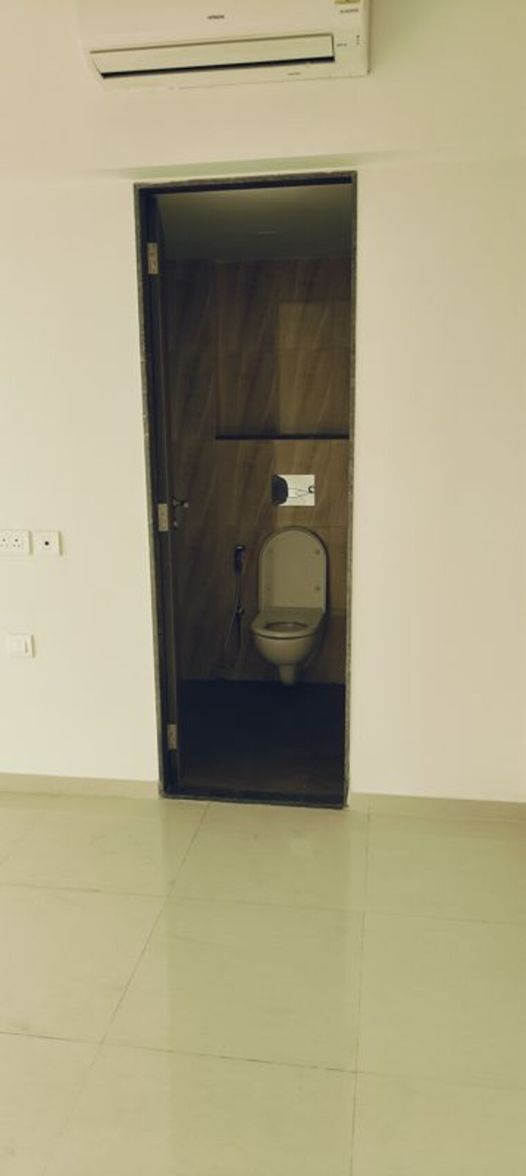 Bathroom, lodha-amara 3 Bedroom 1300 Sq.Ft. Apartment In Kolshet Road Thane 9742775